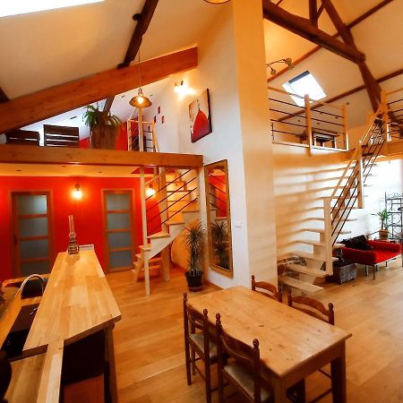 Vila La Grange De Marie A St Angel - Magnifique Grange Renovee En Loft Pour 1 A 6 Pers Saint-Angel  Exteriér fotografie