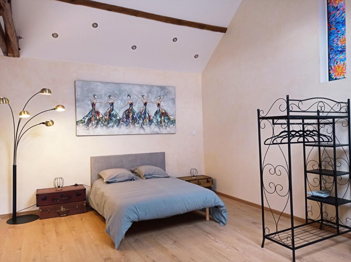 Vila La Grange De Marie A St Angel - Magnifique Grange Renovee En Loft Pour 1 A 6 Pers Saint-Angel  Exteriér fotografie