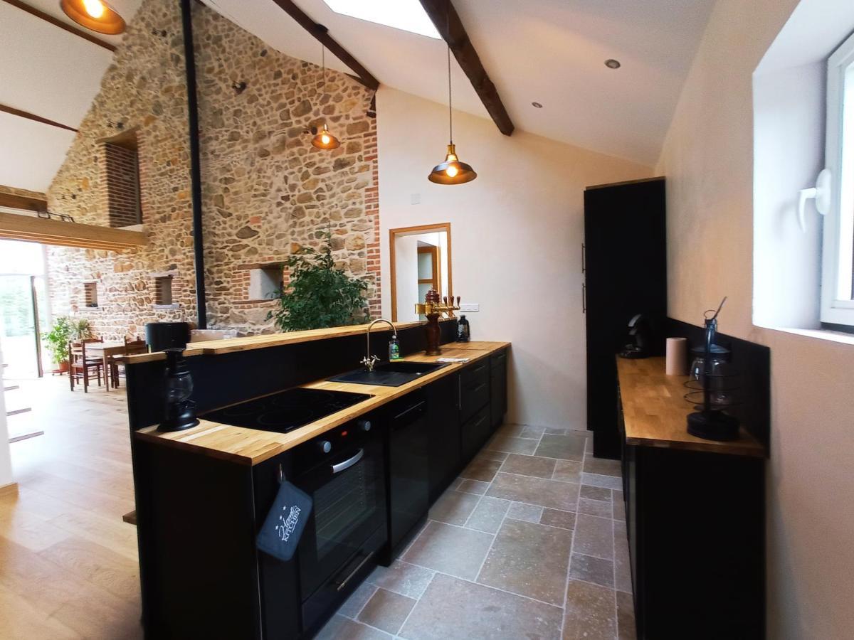 Vila La Grange De Marie A St Angel - Magnifique Grange Renovee En Loft Pour 1 A 6 Pers Saint-Angel  Exteriér fotografie