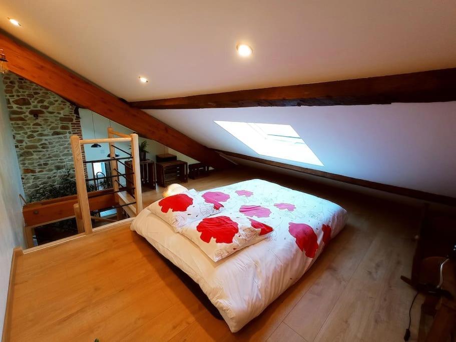 Vila La Grange De Marie A St Angel - Magnifique Grange Renovee En Loft Pour 1 A 6 Pers Saint-Angel  Exteriér fotografie