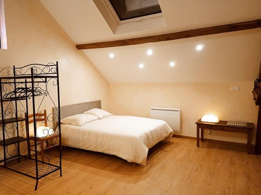 Vila La Grange De Marie A St Angel - Magnifique Grange Renovee En Loft Pour 1 A 6 Pers Saint-Angel  Exteriér fotografie