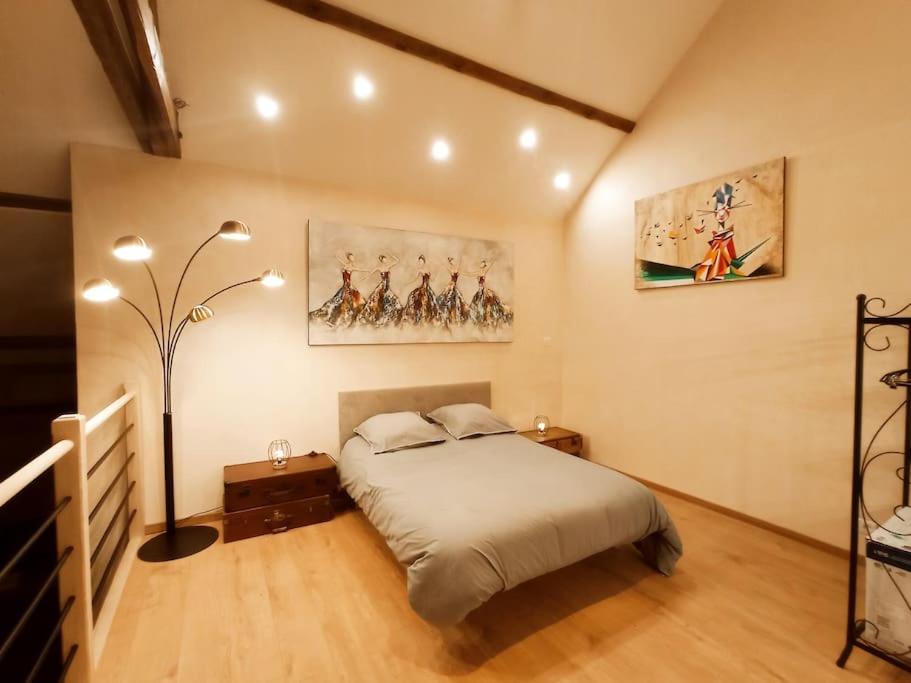 Vila La Grange De Marie A St Angel - Magnifique Grange Renovee En Loft Pour 1 A 6 Pers Saint-Angel  Exteriér fotografie