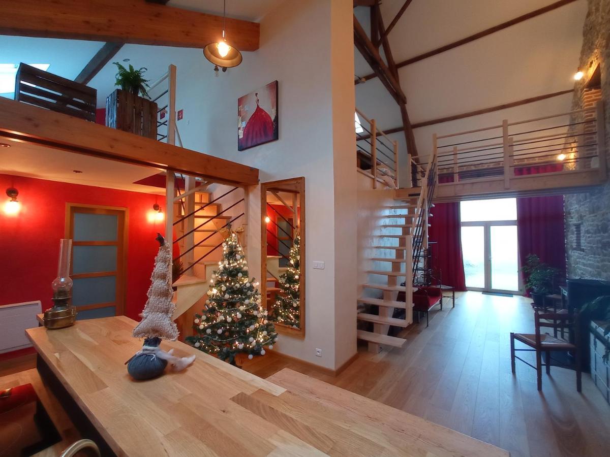 Vila La Grange De Marie A St Angel - Magnifique Grange Renovee En Loft Pour 1 A 6 Pers Saint-Angel  Exteriér fotografie