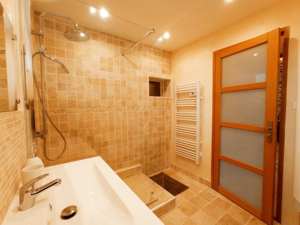 Vila La Grange De Marie A St Angel - Magnifique Grange Renovee En Loft Pour 1 A 6 Pers Saint-Angel  Exteriér fotografie